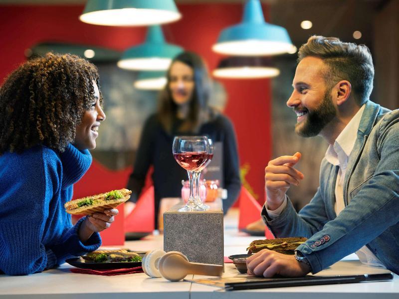 Ibis Lagos Икея Экстерьер фото