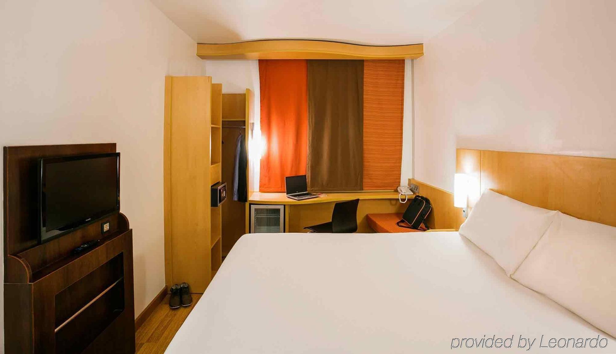 Ibis Lagos Икея Экстерьер фото