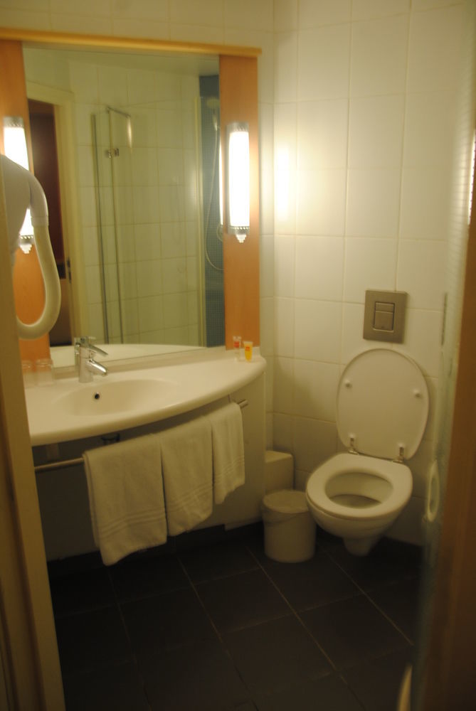 Ibis Lagos Икея Экстерьер фото
