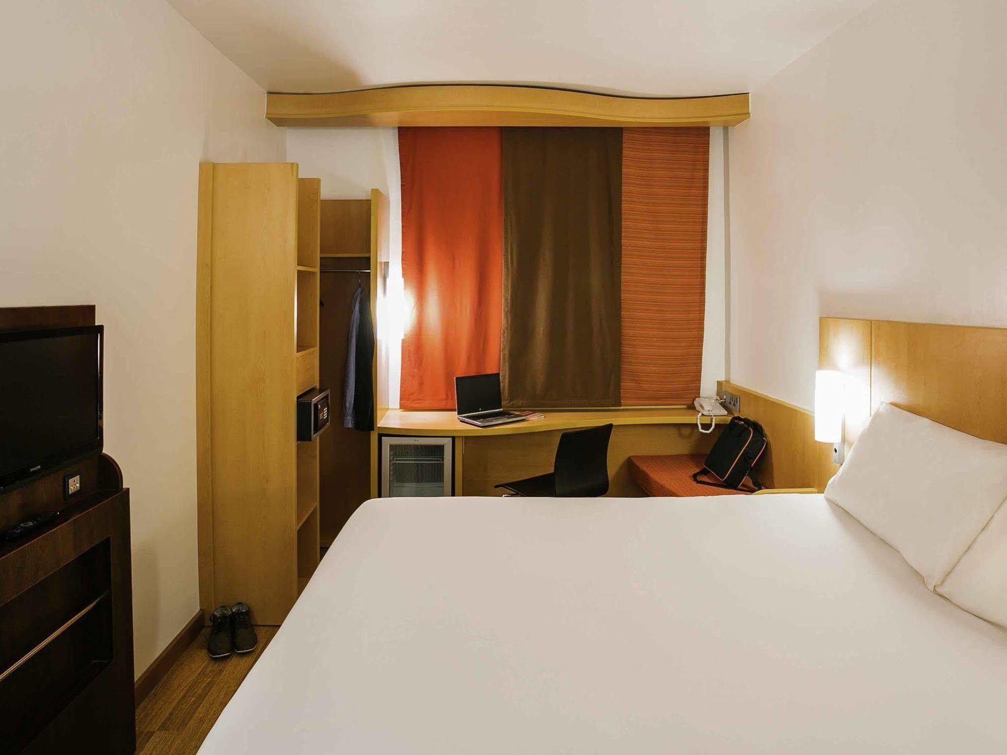 Ibis Lagos Икея Экстерьер фото