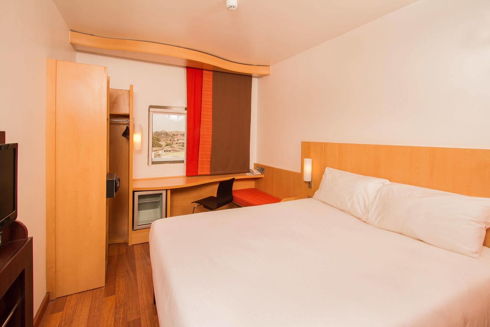 Ibis Lagos Икея Экстерьер фото