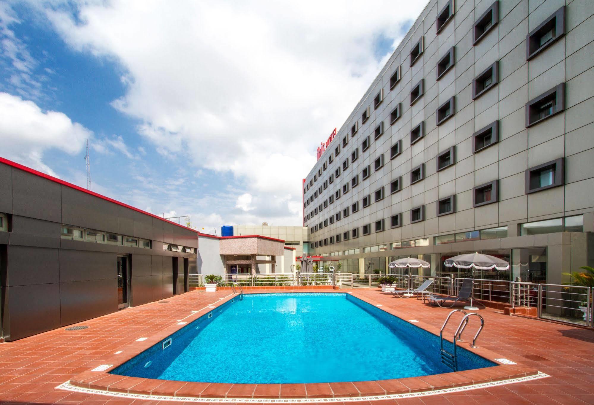 Ibis Lagos Икея Экстерьер фото
